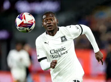 2024-10-01T202923Z_1575506913_UP1EKA11KWXN0_RTRMADP_3_SOCCER-ENGLAND-BRN-PLY-REPORT-380x280