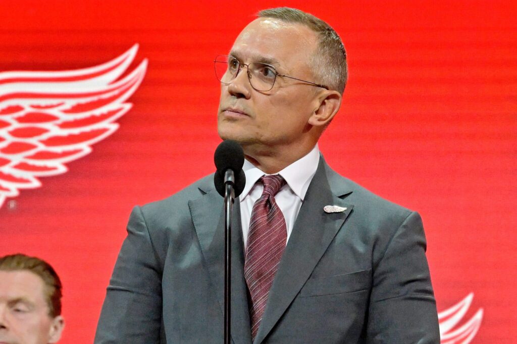 Steve-Yzerman