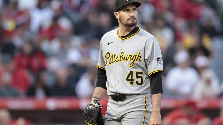 pittsburgh-pirates-pitcher-andrew-heaney
