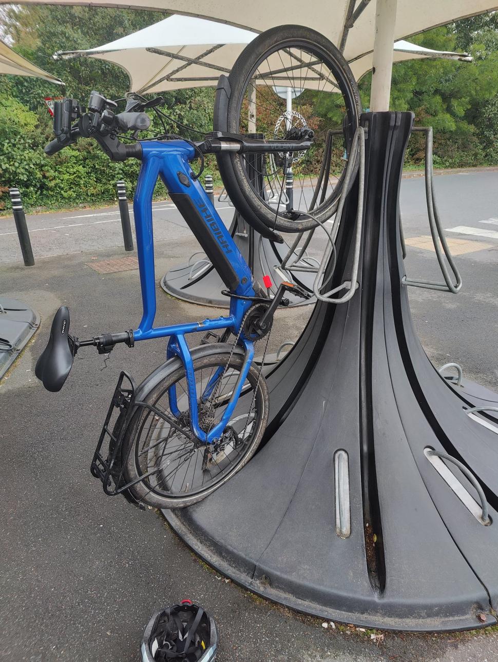sainsburys-bike-parking-stand-alder-hills-dorset-ade-chapmanlaw