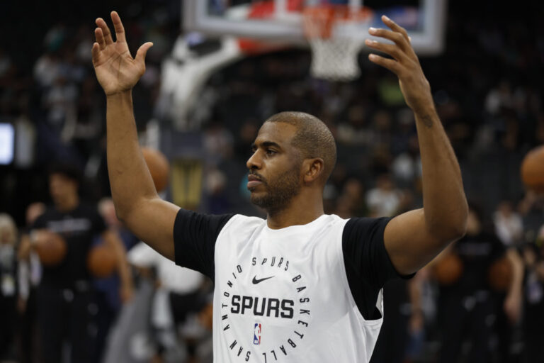 Oklahoma City Thunder v San Antonio Spurs - Emirates NBA Cup