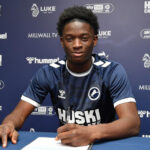 esse-signing-resized